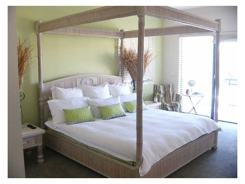 1/60 Bayview Street, Runaway Bay QLD 4216