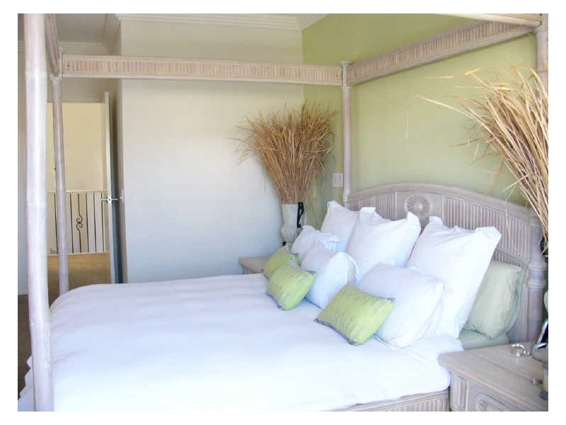 1/60 Bayview Street, Runaway Bay QLD 4216