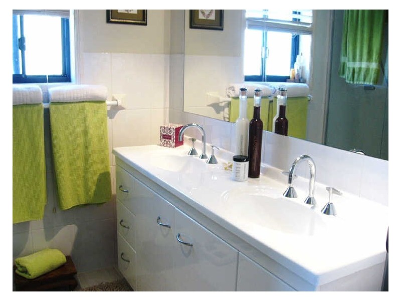 1/60 Bayview Street, Runaway Bay QLD 4216