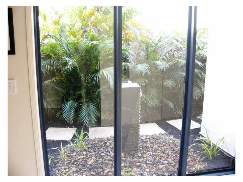 1/60 Bayview Street, Runaway Bay QLD 4216