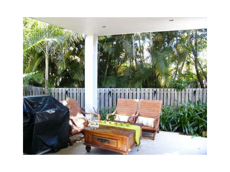 1/60 Bayview Street, Runaway Bay QLD 4216