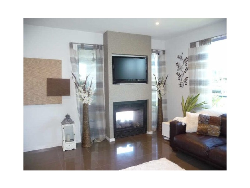 95 Compass Drive, Biggera Waters QLD 4216