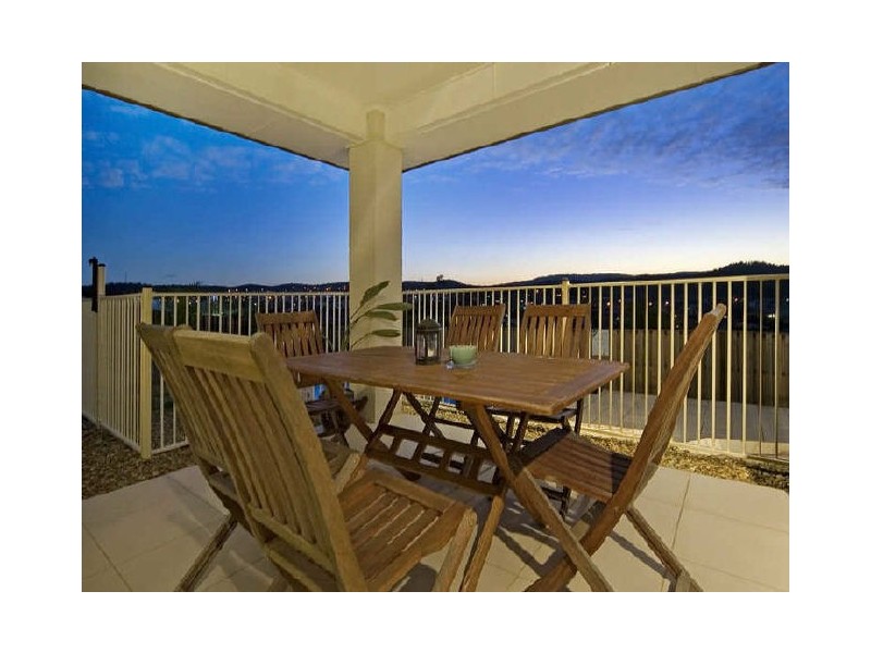 42 Angourie Crescent, Pacific Pines QLD 4211
