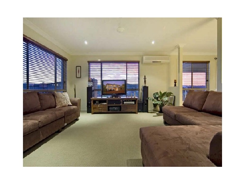 42 Angourie Crescent, Pacific Pines QLD 4211