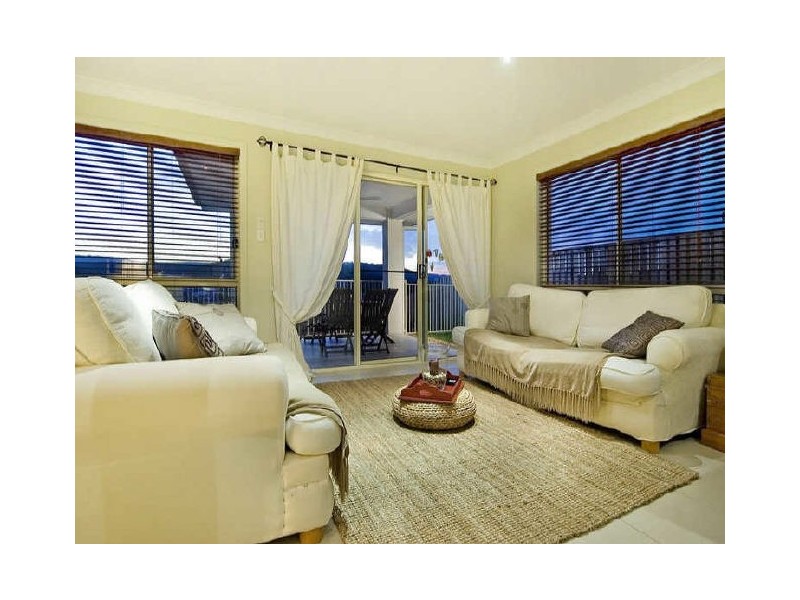 42 Angourie Crescent, Pacific Pines QLD 4211
