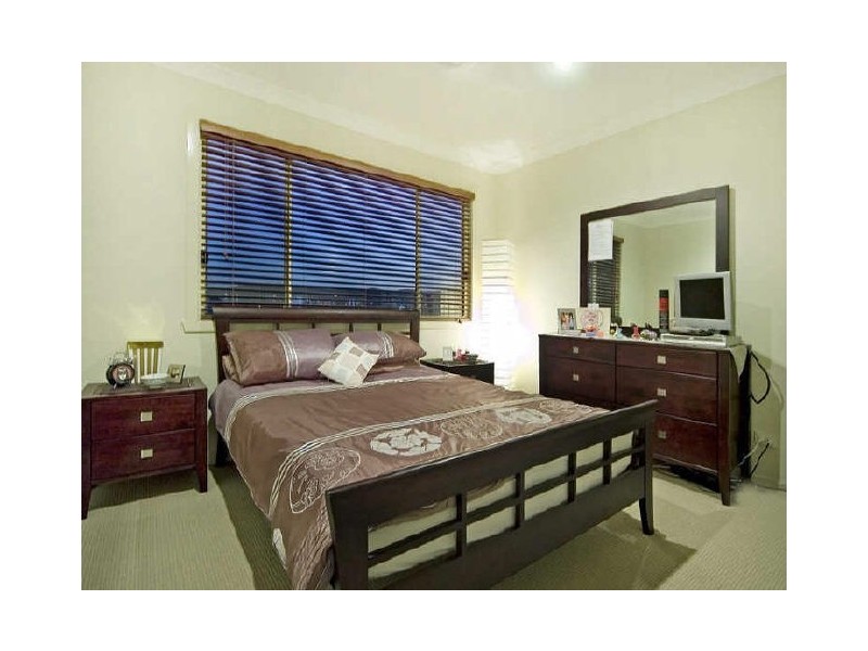 42 Angourie Crescent, Pacific Pines QLD 4211