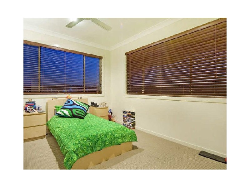42 Angourie Crescent, Pacific Pines QLD 4211