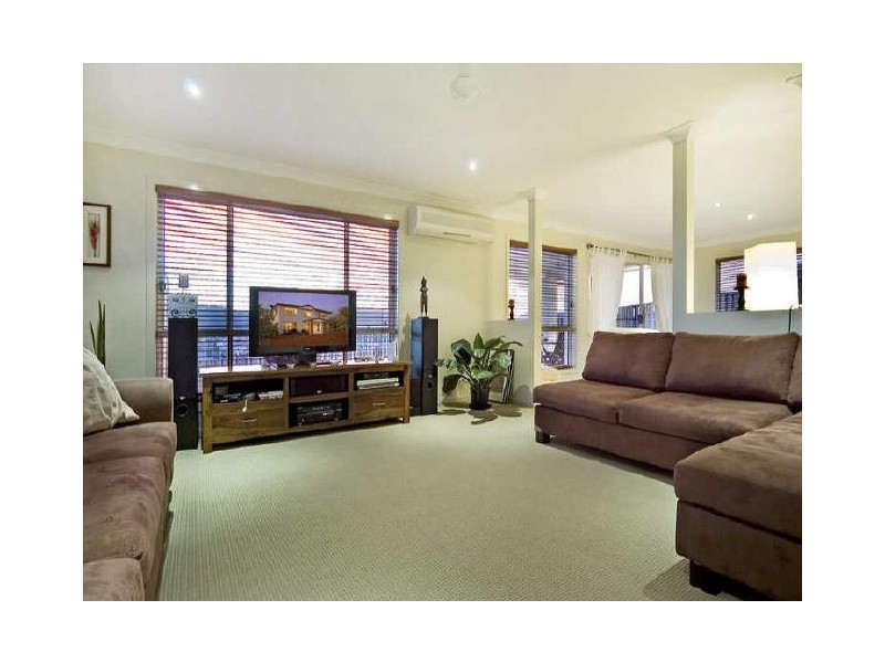 42 Angourie Crescent, Pacific Pines QLD 4211