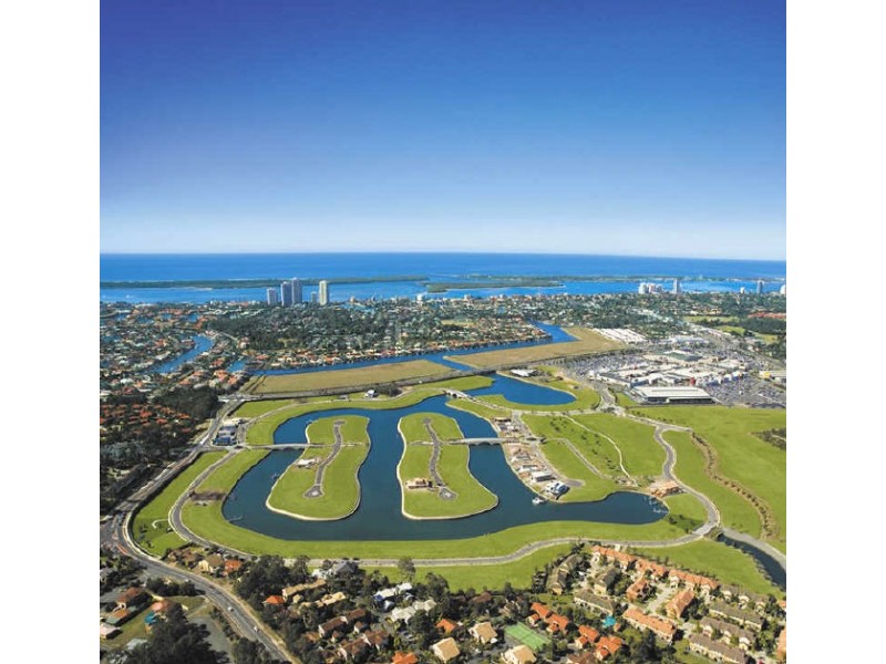 105 Compass Drive, Biggera Waters QLD 4216