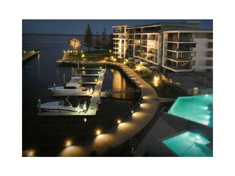 4101/323 Bayview Street, Runaway Bay QLD 4216