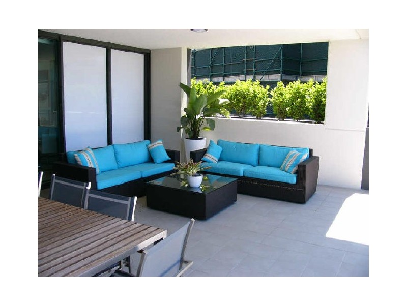 4101/323 Bayview Street, Runaway Bay QLD 4216