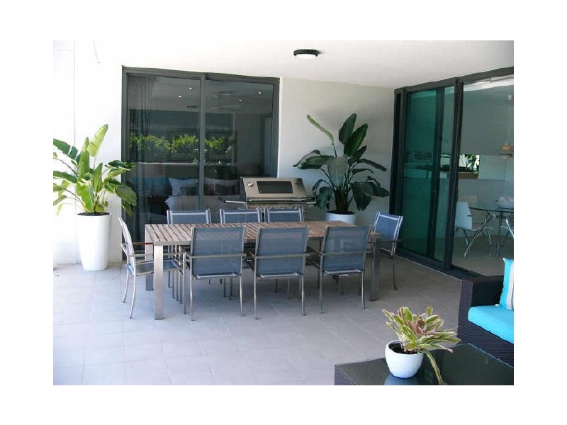 4101/323 Bayview Street, Runaway Bay QLD 4216