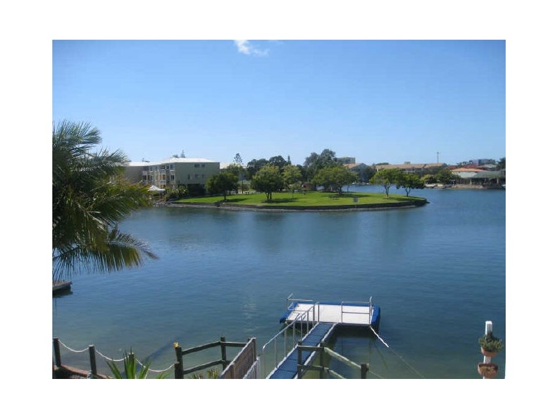 2/20 Margaroola Avenue, Biggera Waters QLD 4216