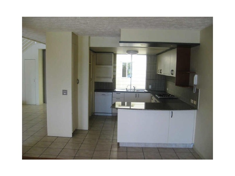 2/20 Margaroola Avenue, Biggera Waters QLD 4216