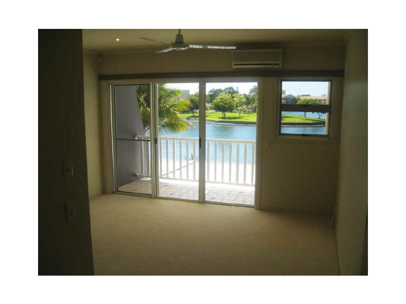 2/20 Margaroola Avenue, Biggera Waters QLD 4216