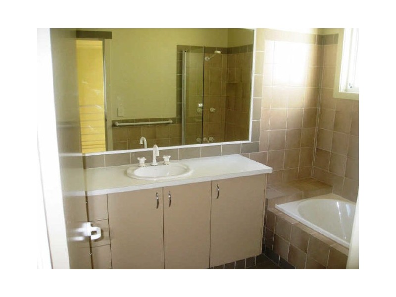 2/20 Margaroola Avenue, Biggera Waters QLD 4216