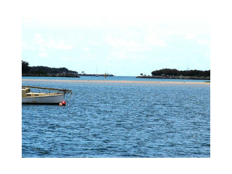 4/156 Frank Street, Labrador QLD 4215