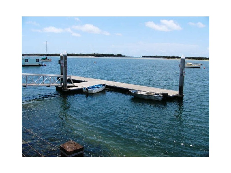 4/156 Frank Street, Labrador QLD 4215