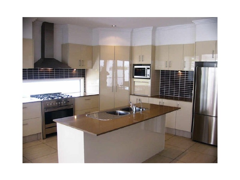 21 North Quay Drive, Biggera Waters QLD 4216