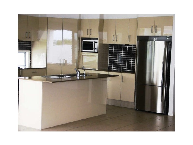 21 North Quay Drive, Biggera Waters QLD 4216