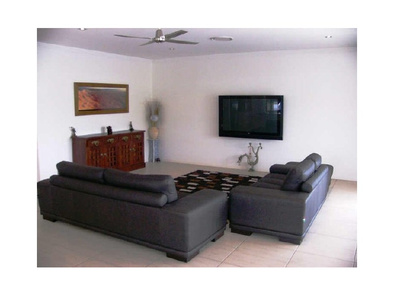 21 North Quay Drive, Biggera Waters QLD 4216