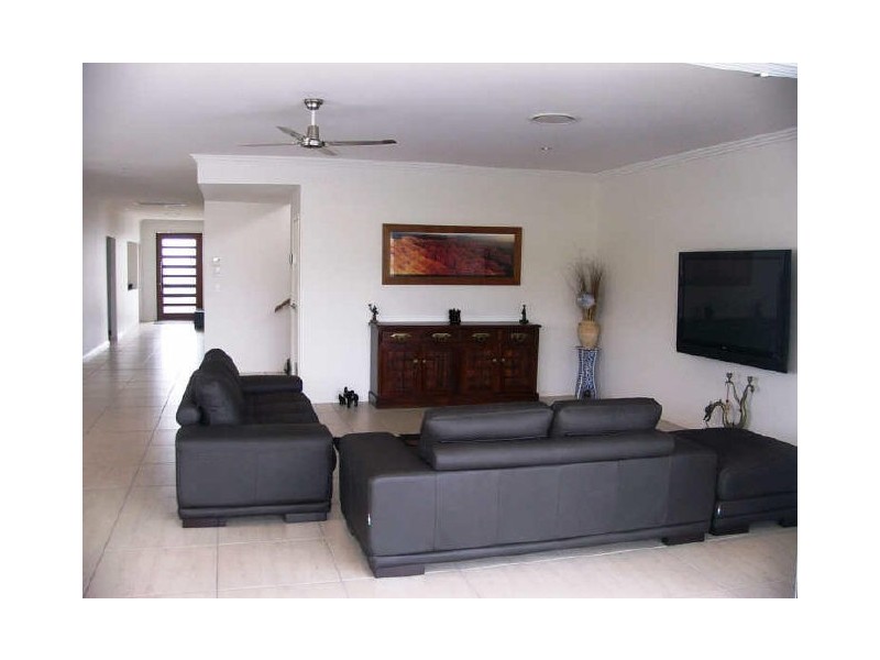 21 North Quay Drive, Biggera Waters QLD 4216