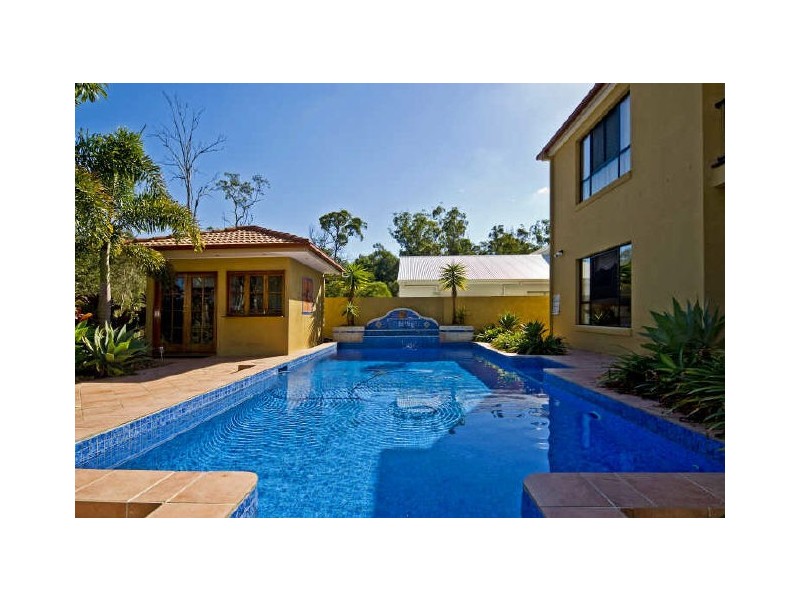 114 Arun Drive, Arundel QLD 4214