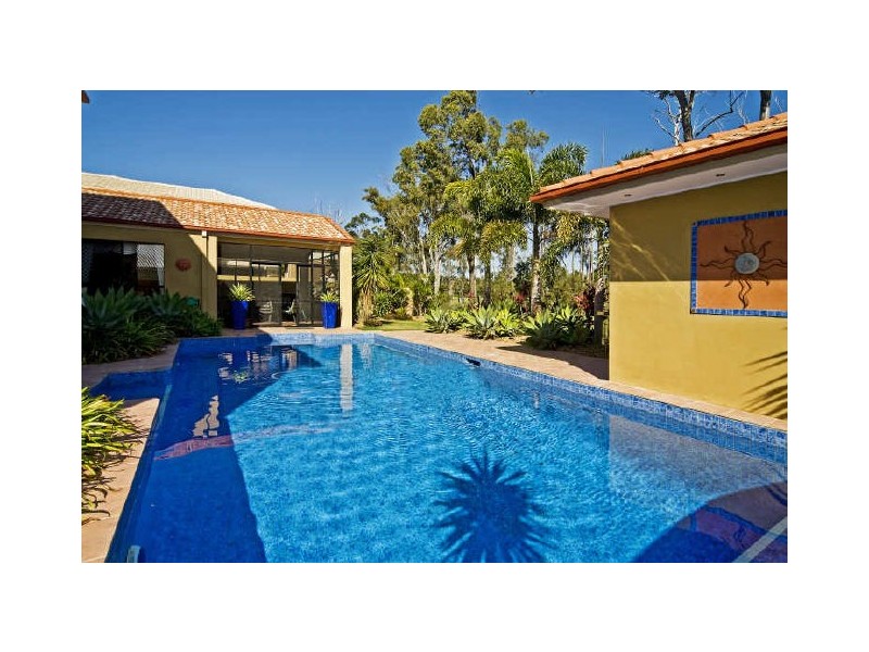 114 Arun Drive, Arundel QLD 4214