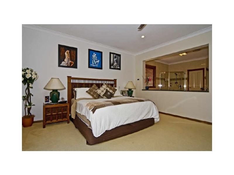 114 Arun Drive, Arundel QLD 4214