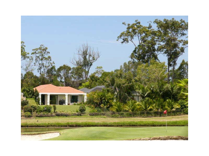 4 Steyning Court, Arundel QLD 4214