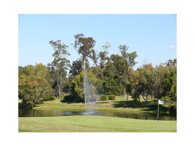 4 Steyning Court, Arundel QLD 4214