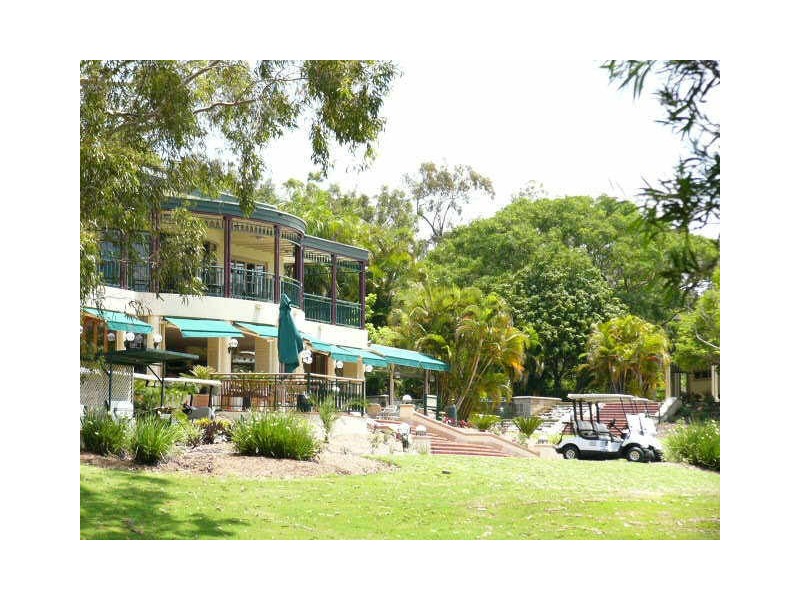 4 Steyning Court, Arundel QLD 4214