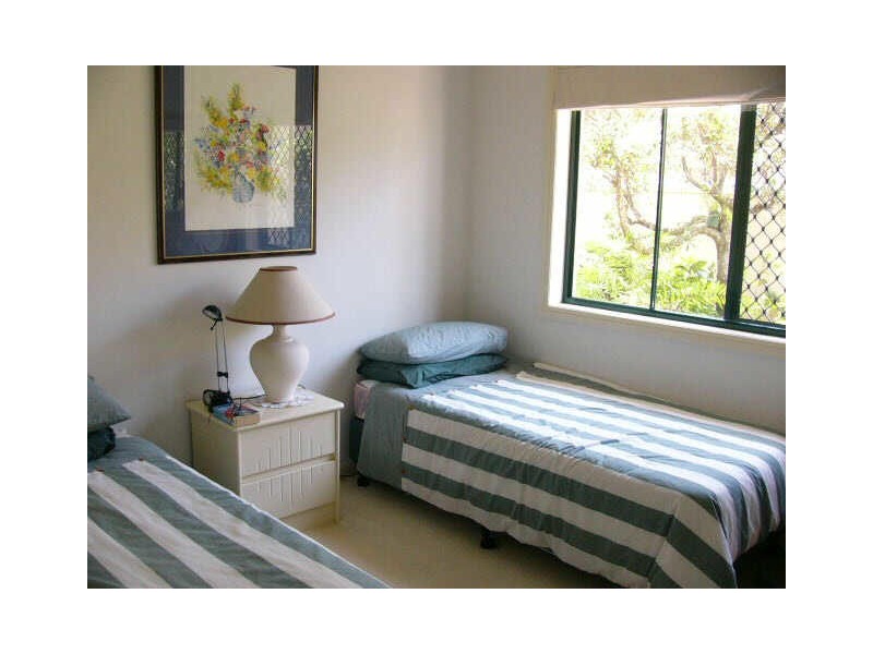 4 Steyning Court, Arundel QLD 4214