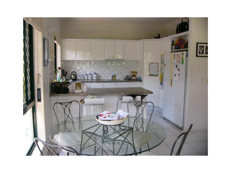 4 Steyning Court, Arundel QLD 4214