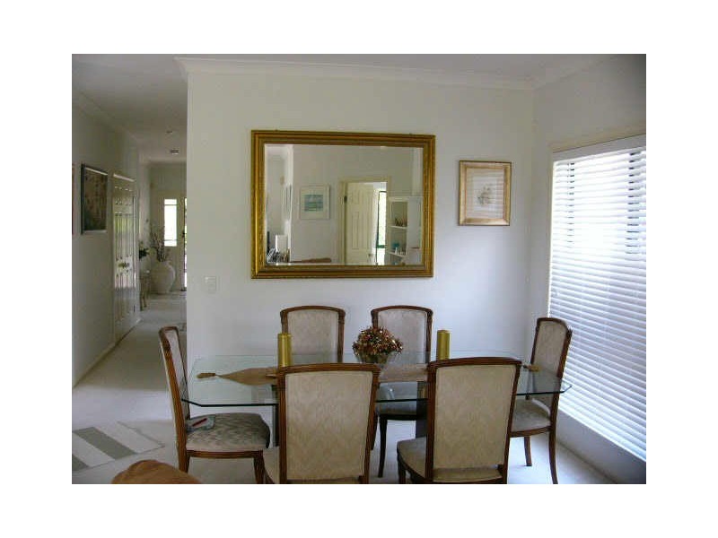 4 Steyning Court, Arundel QLD 4214