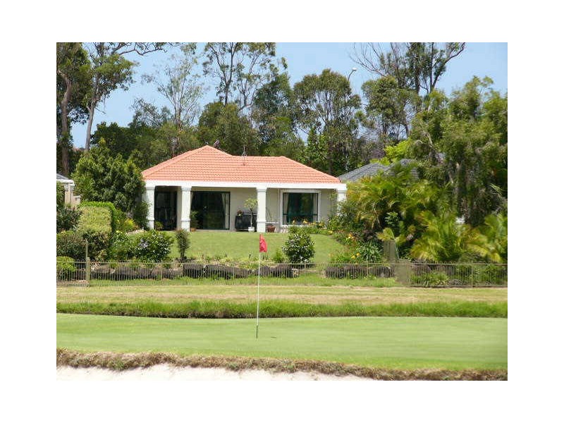 4 Steyning Court, Arundel QLD 4214