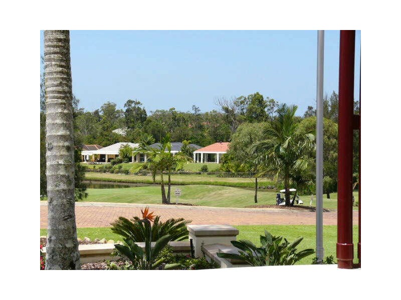 4 Steyning Court, Arundel QLD 4214