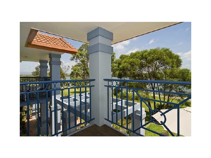 220/125 Hansford Road, Coombabah QLD 4216