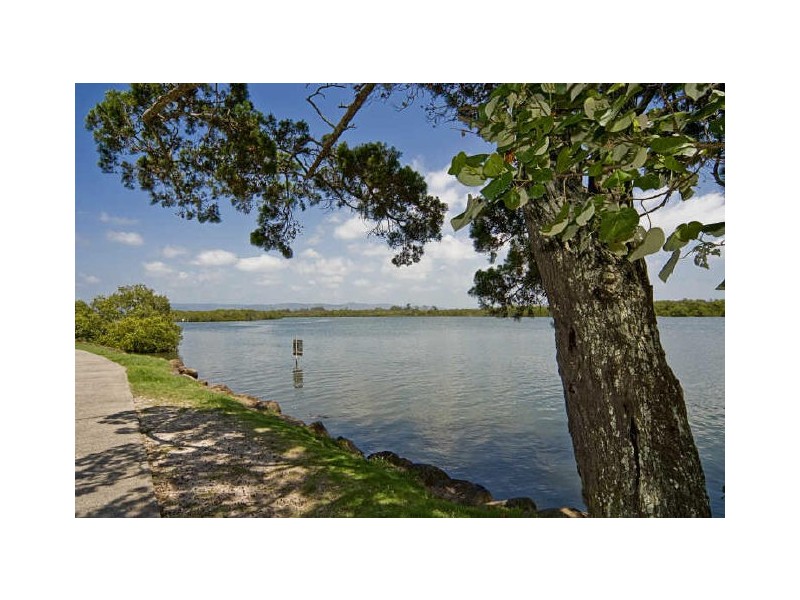 220/125 Hansford Road, Coombabah QLD 4216