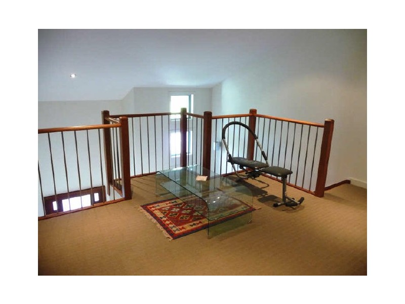 38 Enid Avenue, Southport QLD 4215