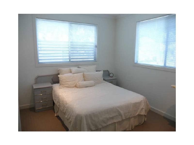 38 Enid Avenue, Southport QLD 4215