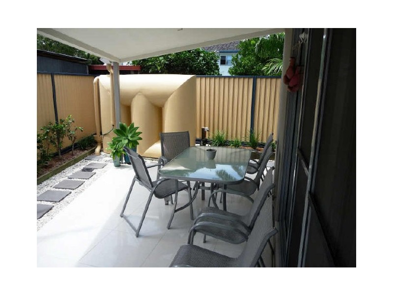 38 Enid Avenue, Southport QLD 4215