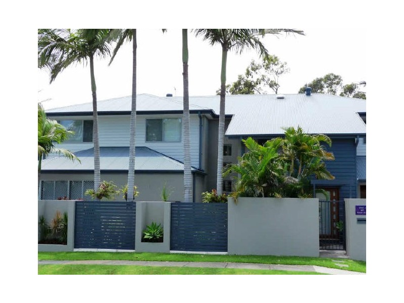 38 Enid Avenue, Southport QLD 4215