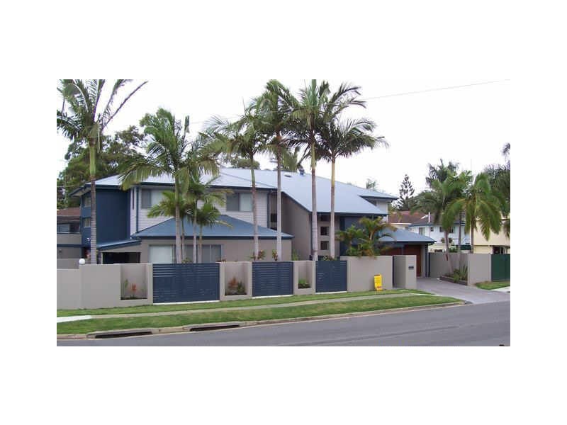 38 Enid Avenue, Southport QLD 4215