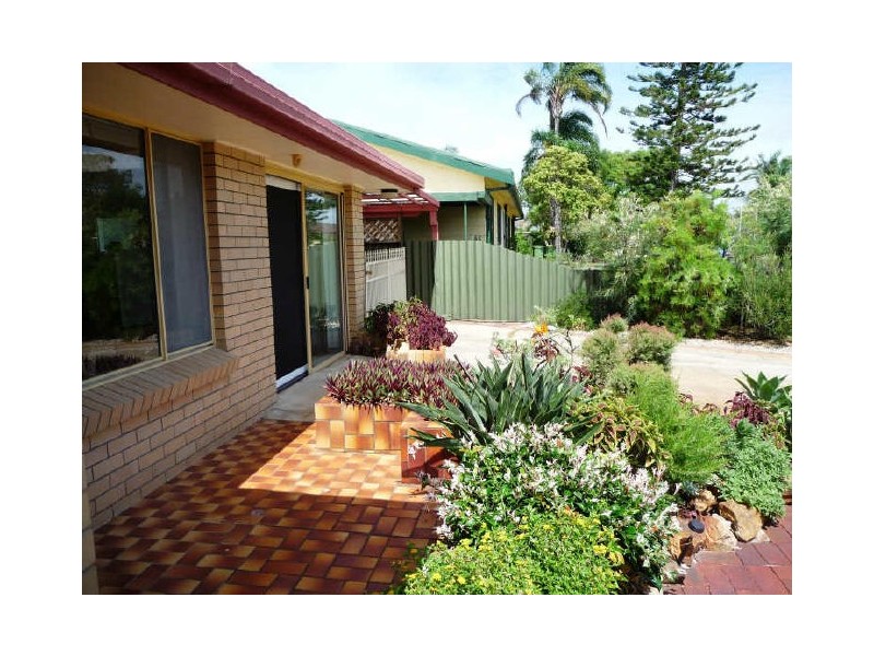 6 Blaxland Avenue, Paradise Point QLD 4216