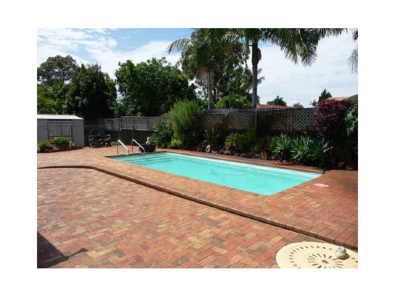 6 Blaxland Avenue, Paradise Point QLD 4216