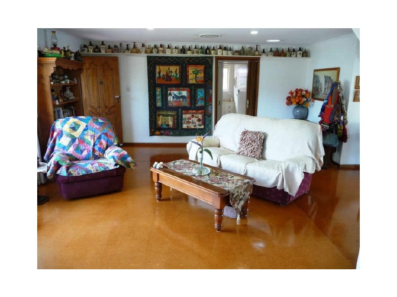 6 Blaxland Avenue, Paradise Point QLD 4216