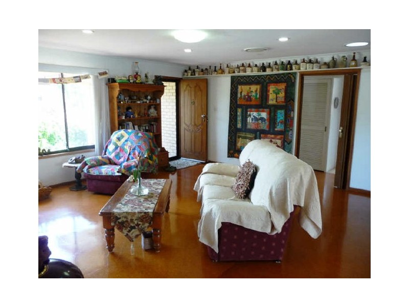 6 Blaxland Avenue, Paradise Point QLD 4216