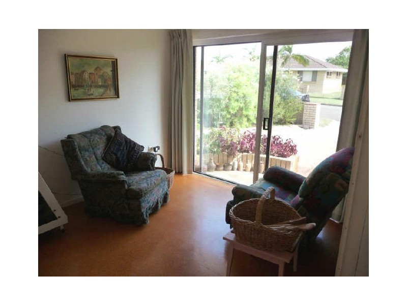 6 Blaxland Avenue, Paradise Point QLD 4216