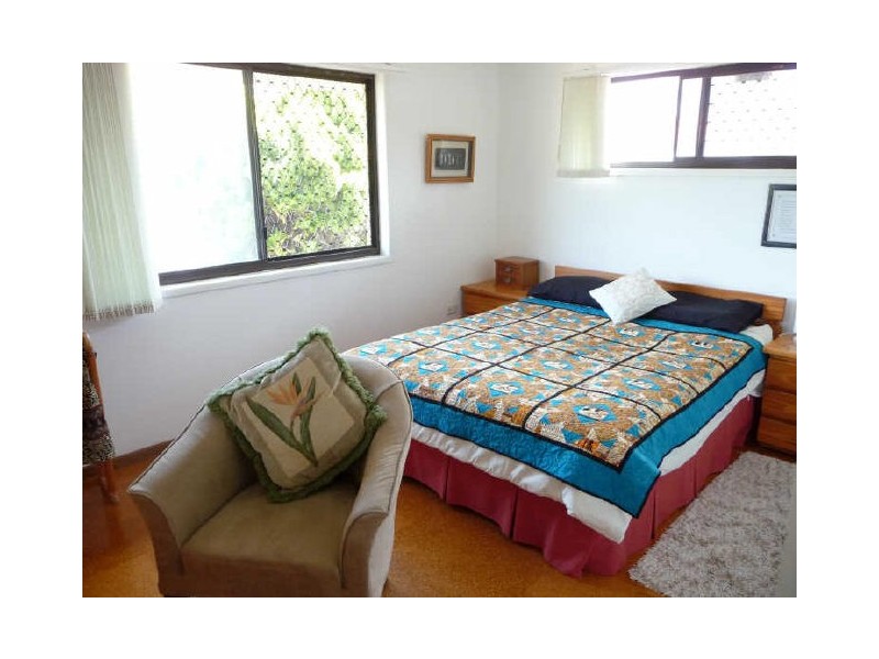 6 Blaxland Avenue, Paradise Point QLD 4216